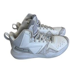 Moolah White and Gray Sneaker Size 6Y